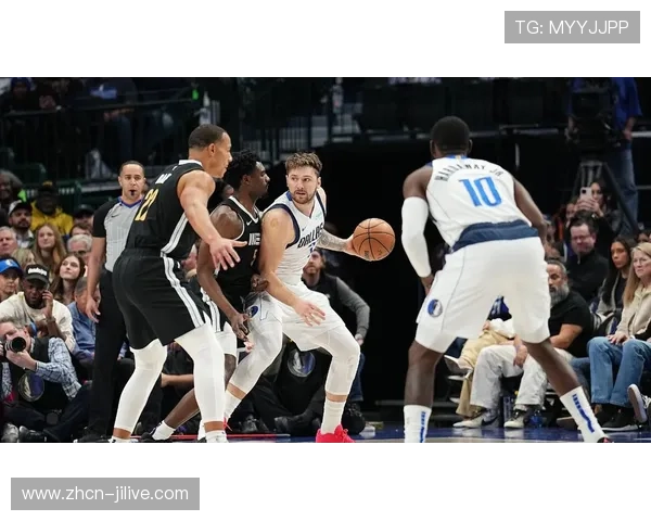 独行侠与灰熊比赛即将开始,东契奇继续缺阵 独行侠与灰熊比赛即将开始,东契奇继续缺阵