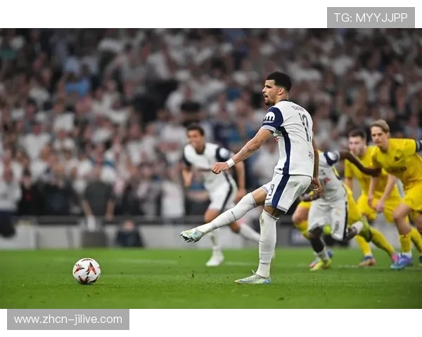 热刺队长罗梅罗恶意蹬踏遭直接红牌,面临三场停赛处罚 热刺队长罗梅罗恶意蹬踏遭直接红牌,面临三场停赛处罚